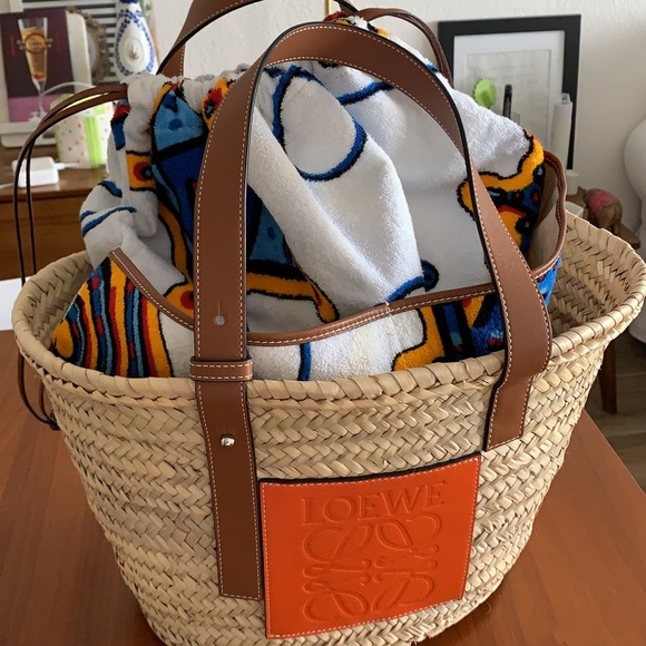 loewe paula drawstring pouch